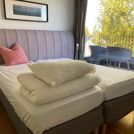 Townhouse On Arlanda Stockholm Metro Line - Easy Checkin Villa Sollentuna Kültér fotó