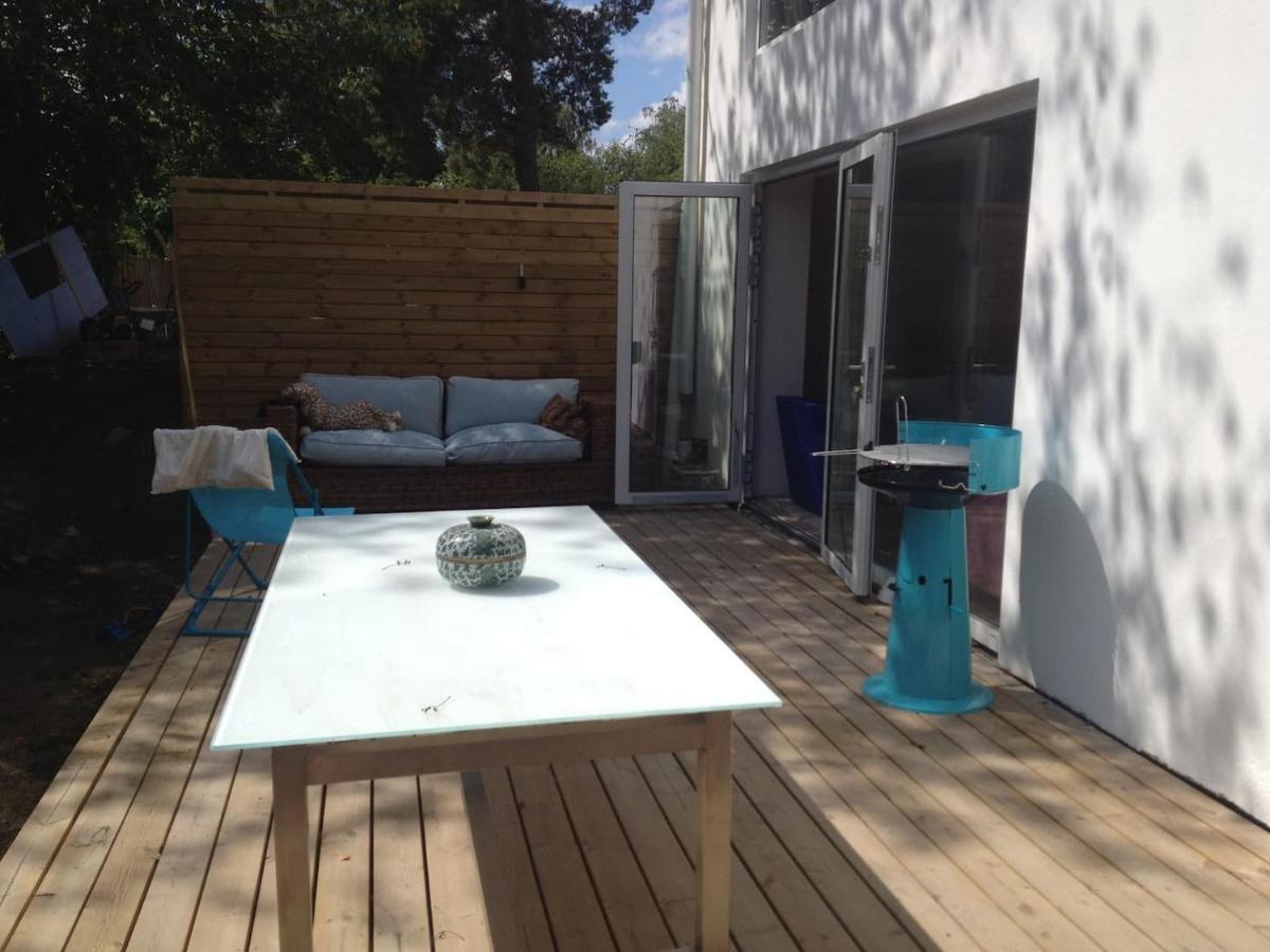 Townhouse On Arlanda Stockholm Metro Line - Easy Checkin Villa Sollentuna Kültér fotó