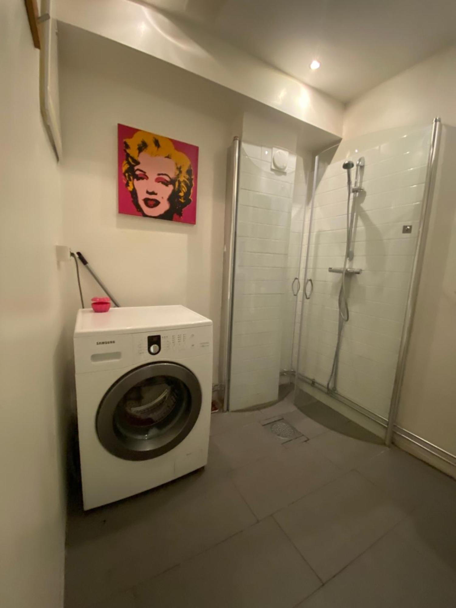 Townhouse On Arlanda Stockholm Metro Line - Easy Checkin Villa Sollentuna Kültér fotó