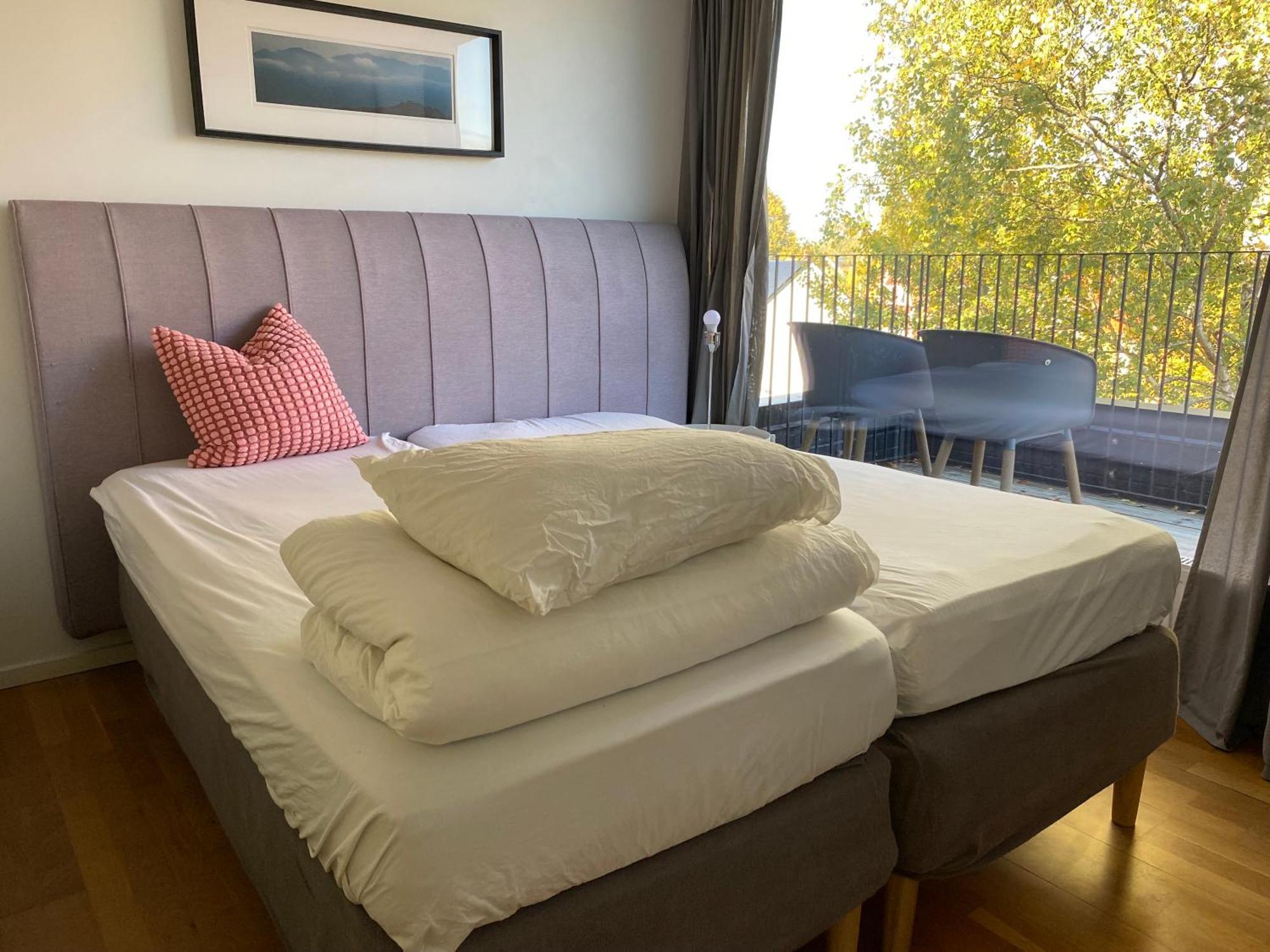 Townhouse On Arlanda Stockholm Metro Line - Easy Checkin Villa Sollentuna Kültér fotó